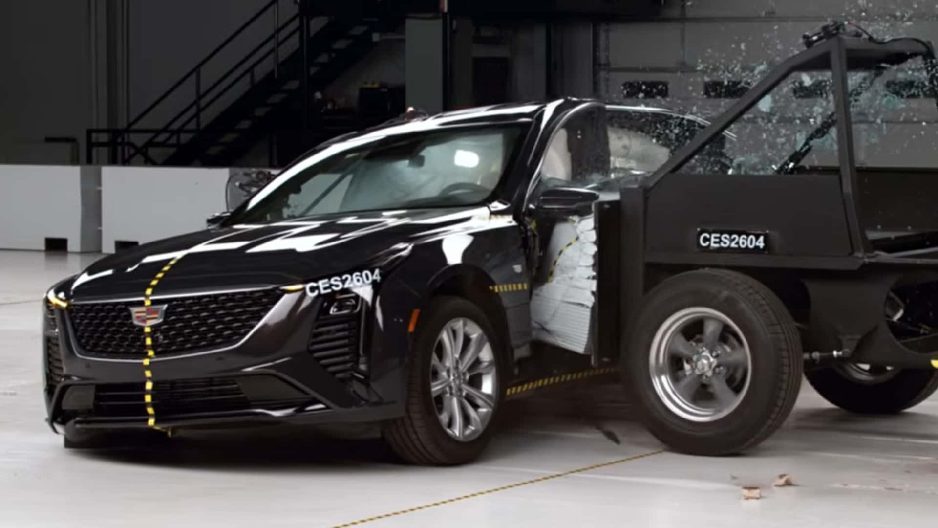 Wkwk Mewah Tapi Gagal Crash Test? Cadillac CT5 Bikin Kaget dengan Rating 'Poor' di IIHS