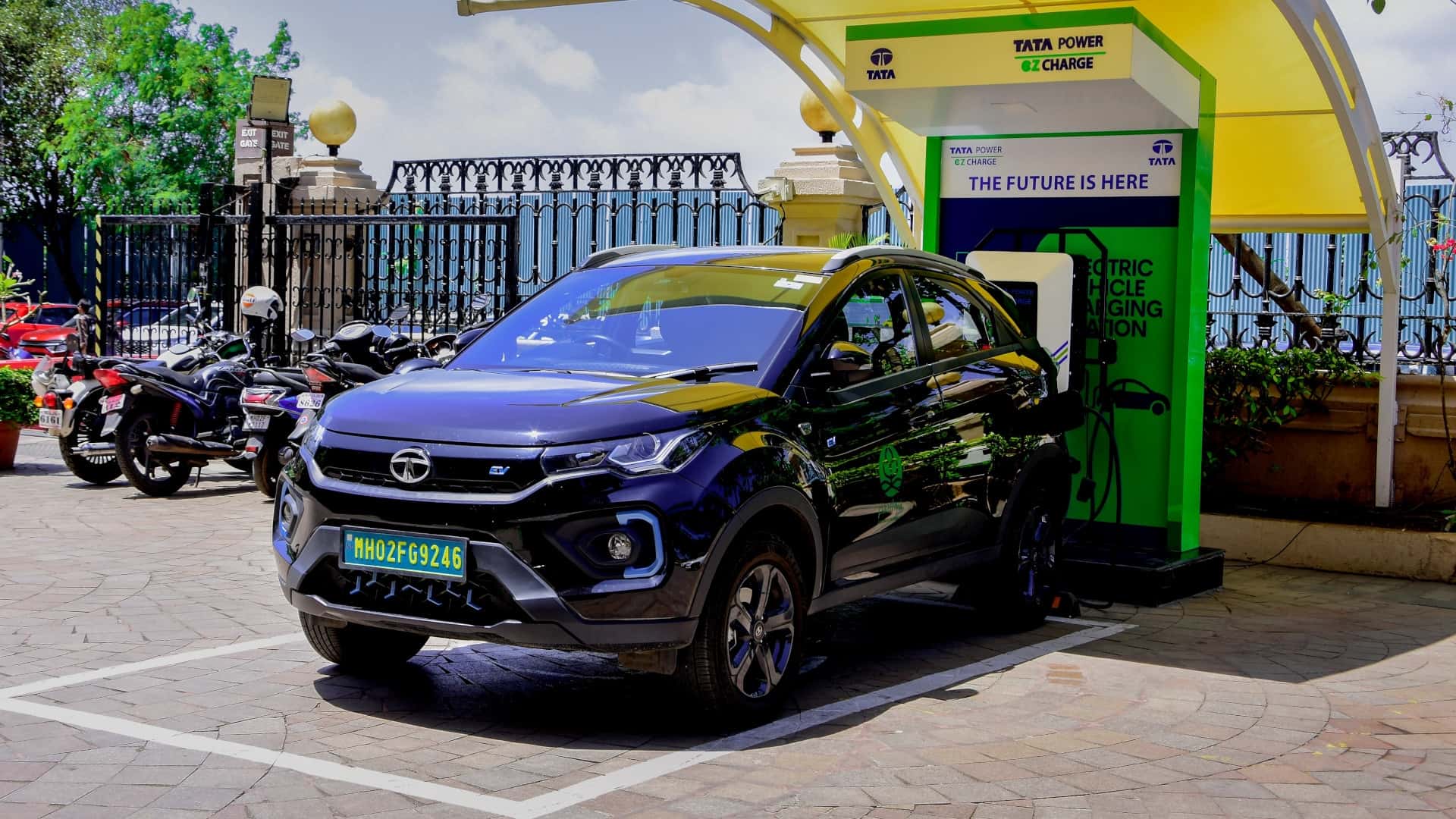 Tata Kalahkan Tesla! Ini Rahasia Efisiensi Energi India