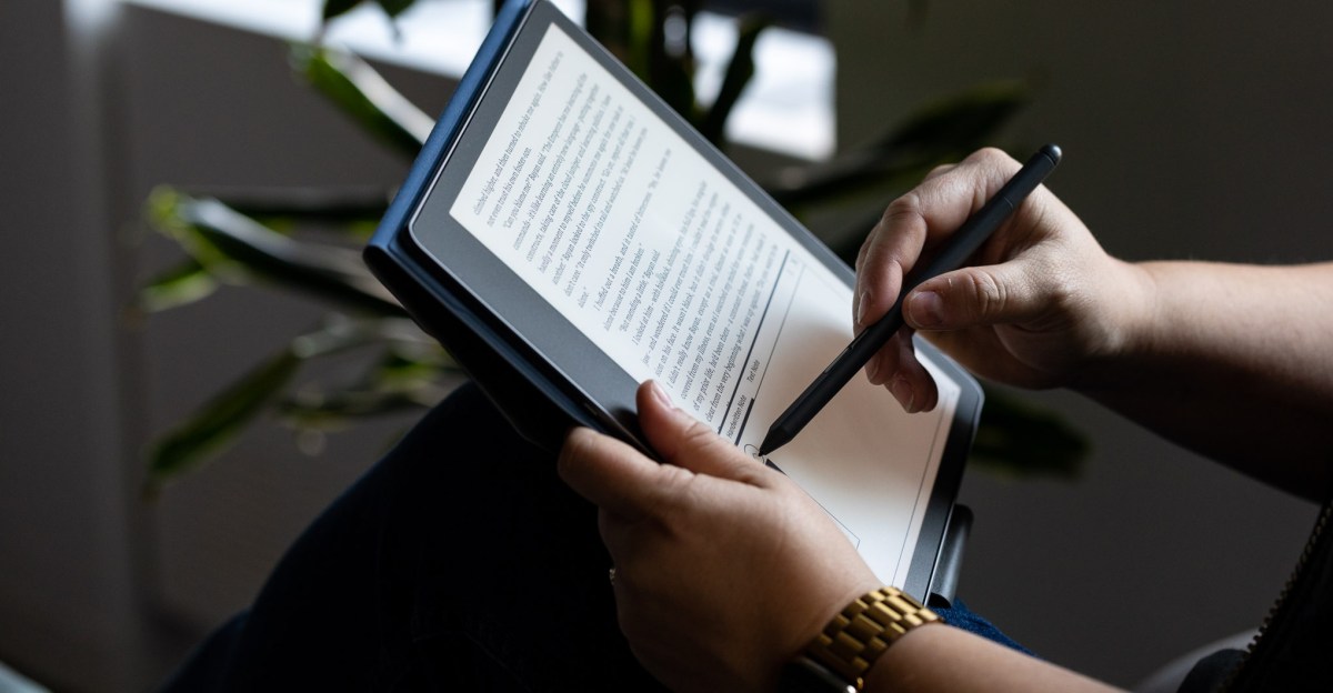 Kindle Scribe Pertama Sekarang Cuma Rp 2,4 Juta! Eh, Tunggu... Refurbished sih