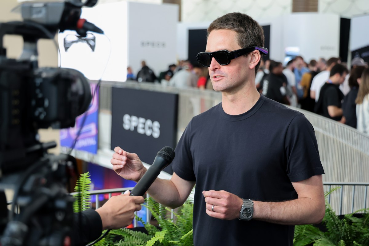 Snap Specs Mau Rilis September, Tapi CEO Nya Ogah Bahas Preorder - Red Flag Nih?