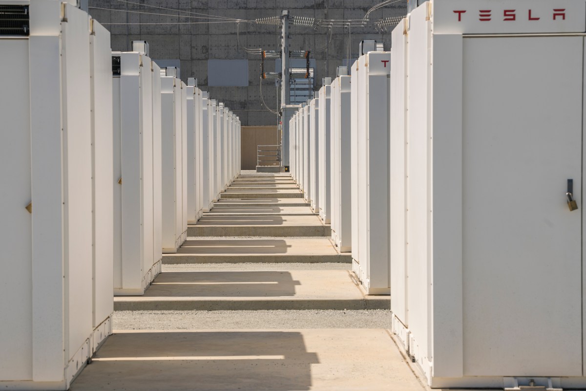 SpaceX Gaspol Beli Tesla Megapacks Rp 5,3 Triliun Tahun Ini, Untuk Apa Sih?